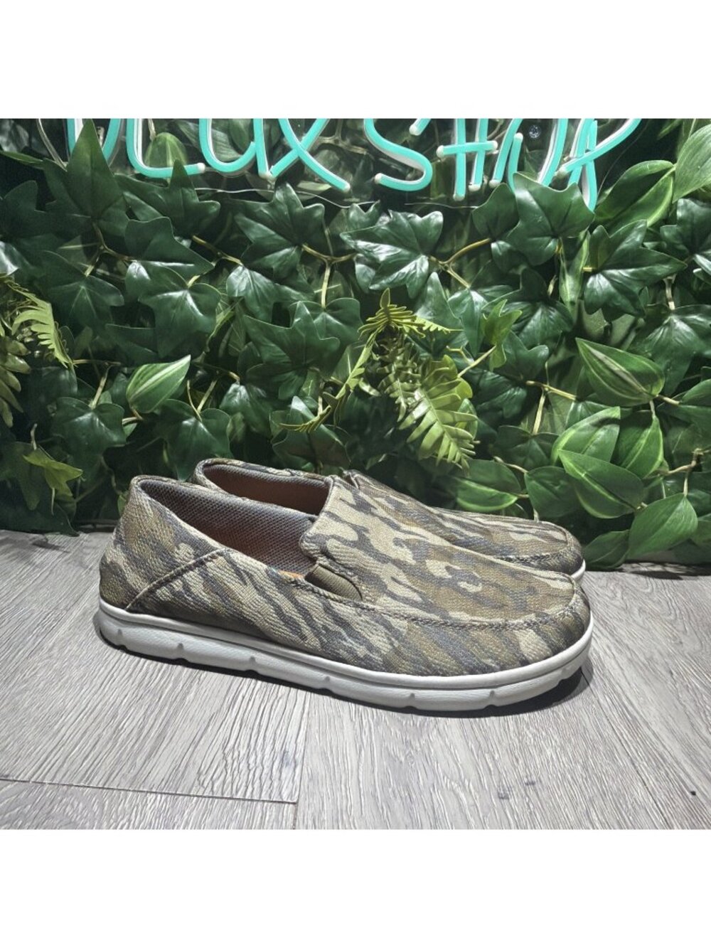 HUK Performance Brewster Fishing Mossy Oak Bottomland Camo Slip On Mesh Men’s 9